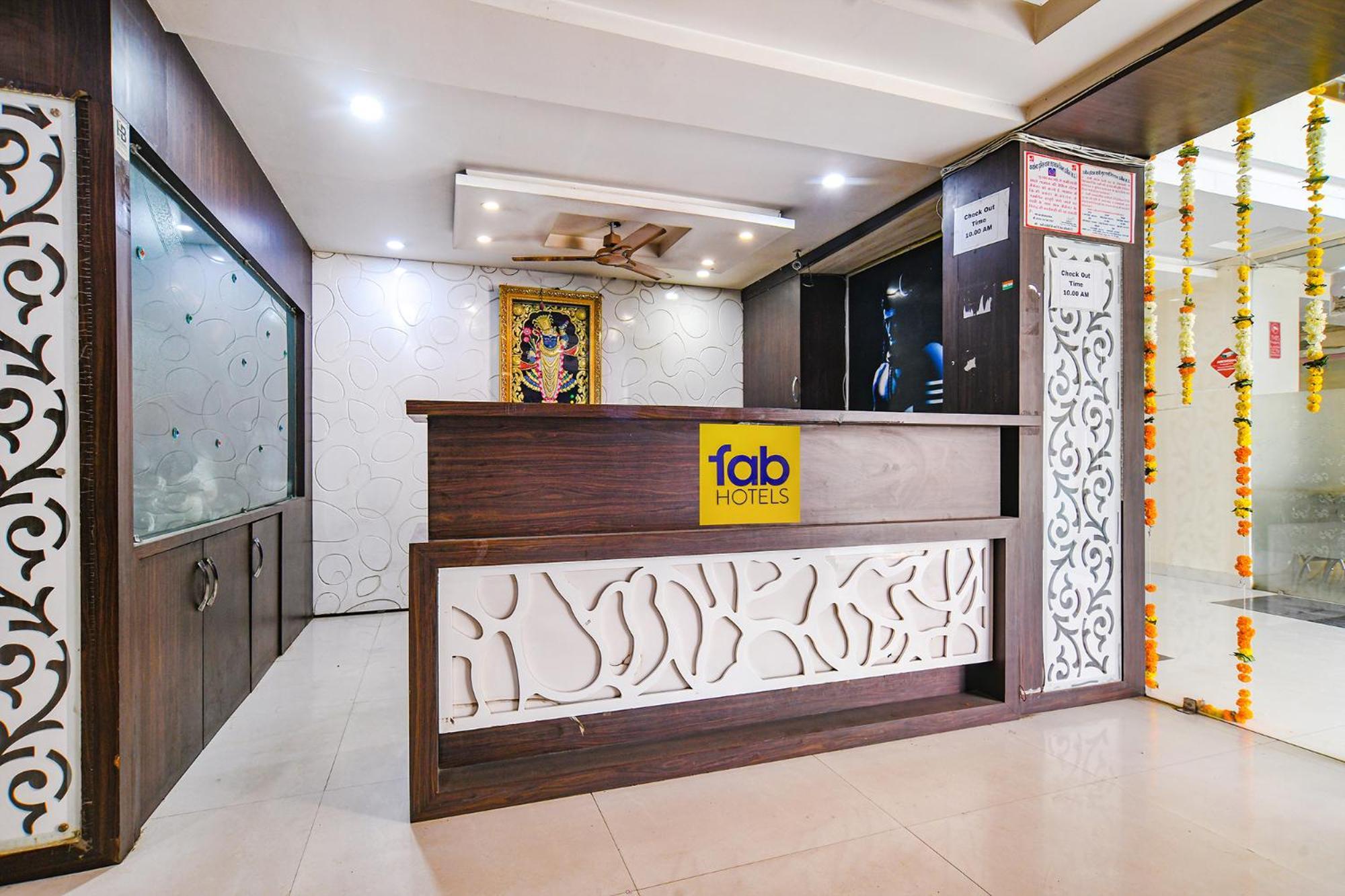 Fabhotel Shivam Palace- Near Mahakal Mandir Ujjain Exterior foto